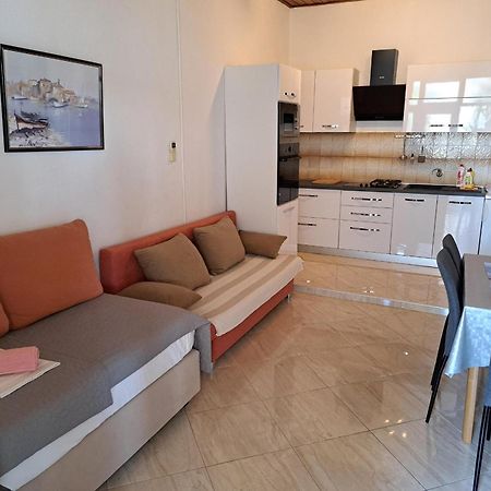 Apartmani R&B Radalj ماكارسكا المظهر الخارجي الصورة