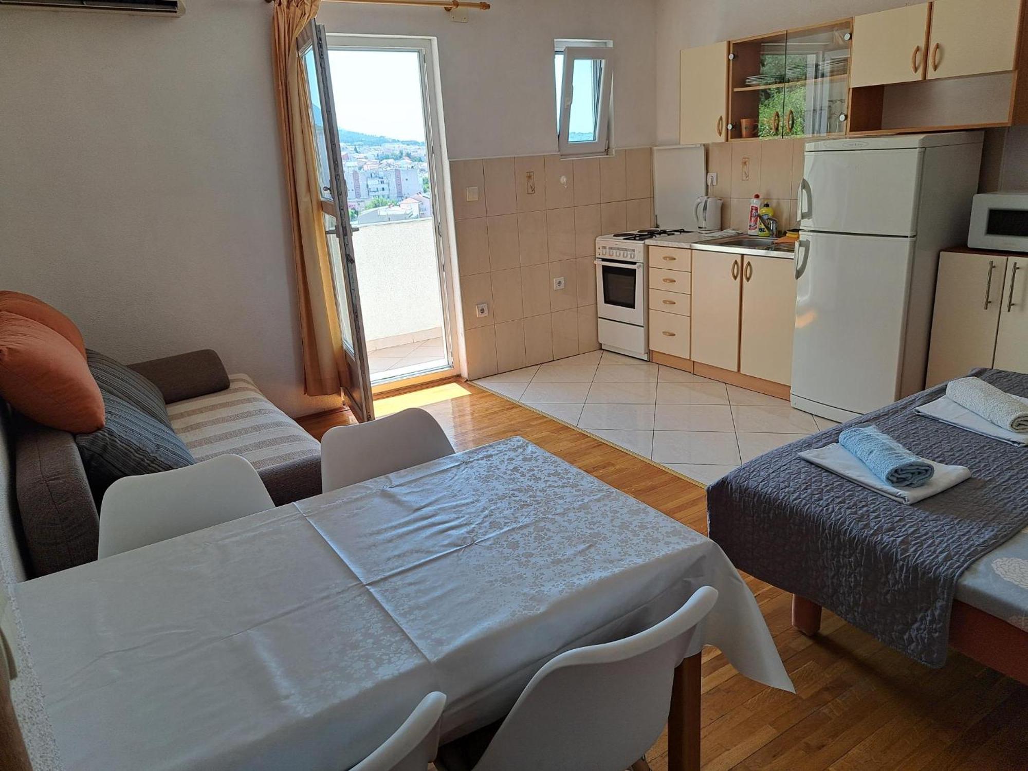 Apartmani R&B Radalj ماكارسكا المظهر الخارجي الصورة