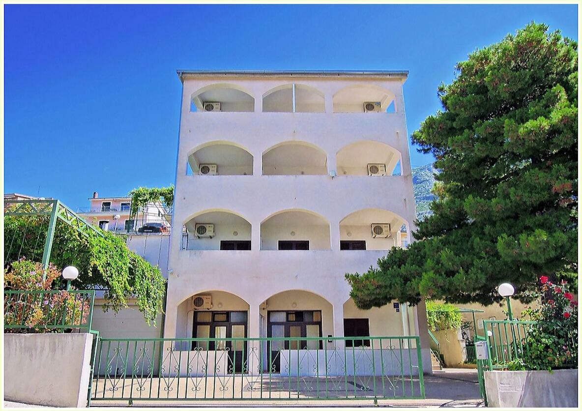 Apartmani R&B Radalj ماكارسكا المظهر الخارجي الصورة