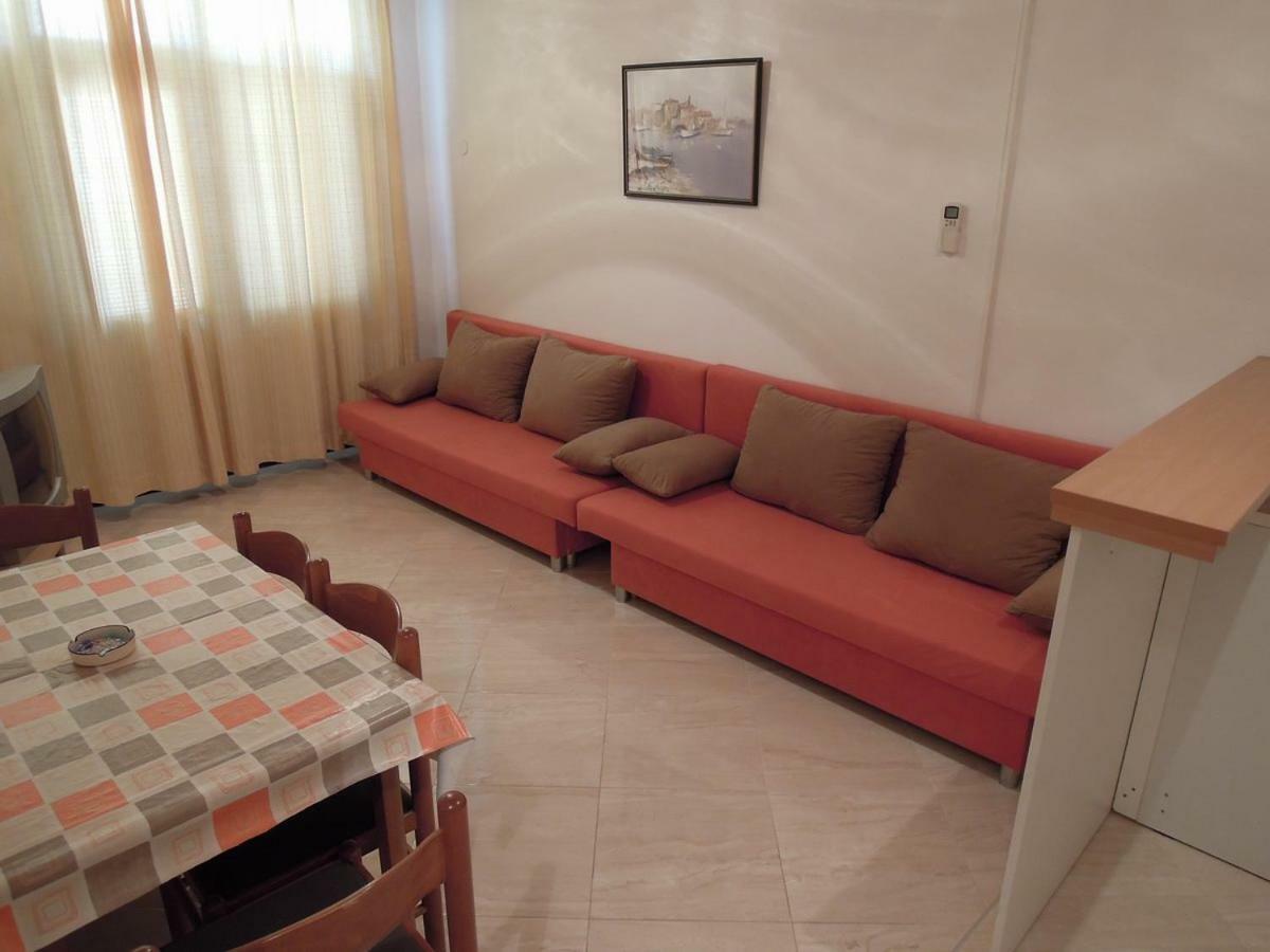 Apartmani R&B Radalj ماكارسكا المظهر الخارجي الصورة