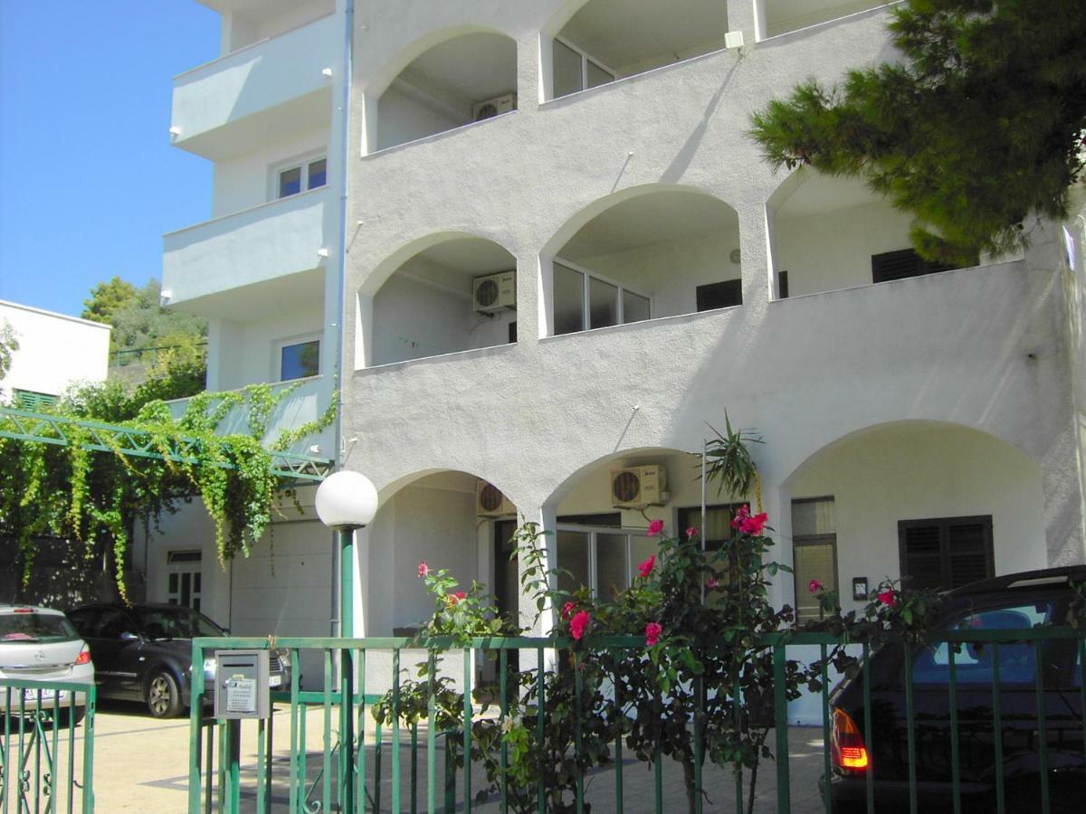 Apartmani R&B Radalj ماكارسكا المظهر الخارجي الصورة