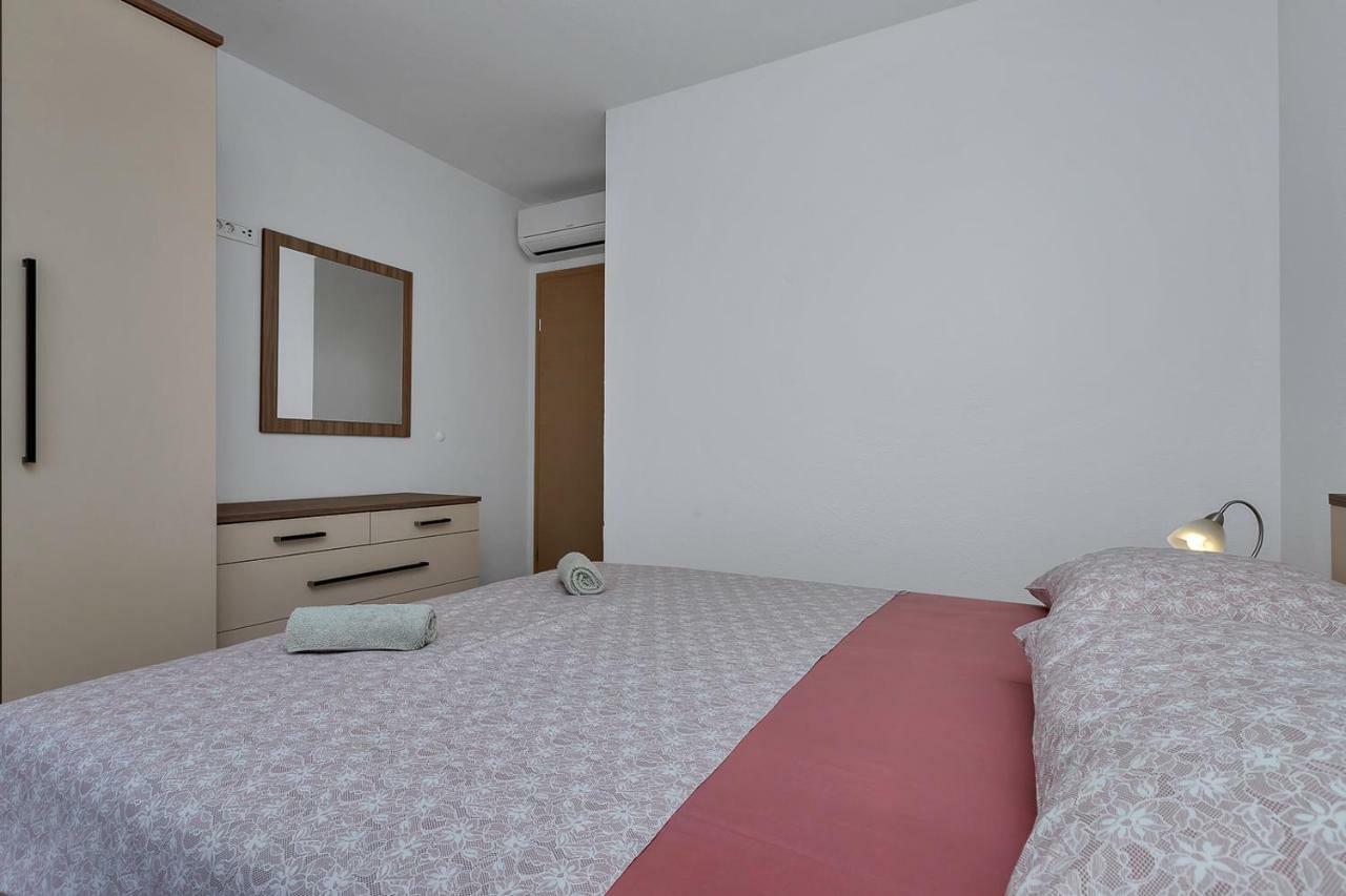 Apartmani R&B Radalj ماكارسكا المظهر الخارجي الصورة